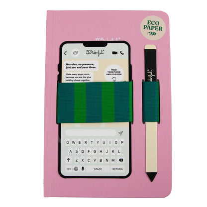 Caderno A5 com suporte para telemóvel rosa - Believe it or not, sometimes I write by hand