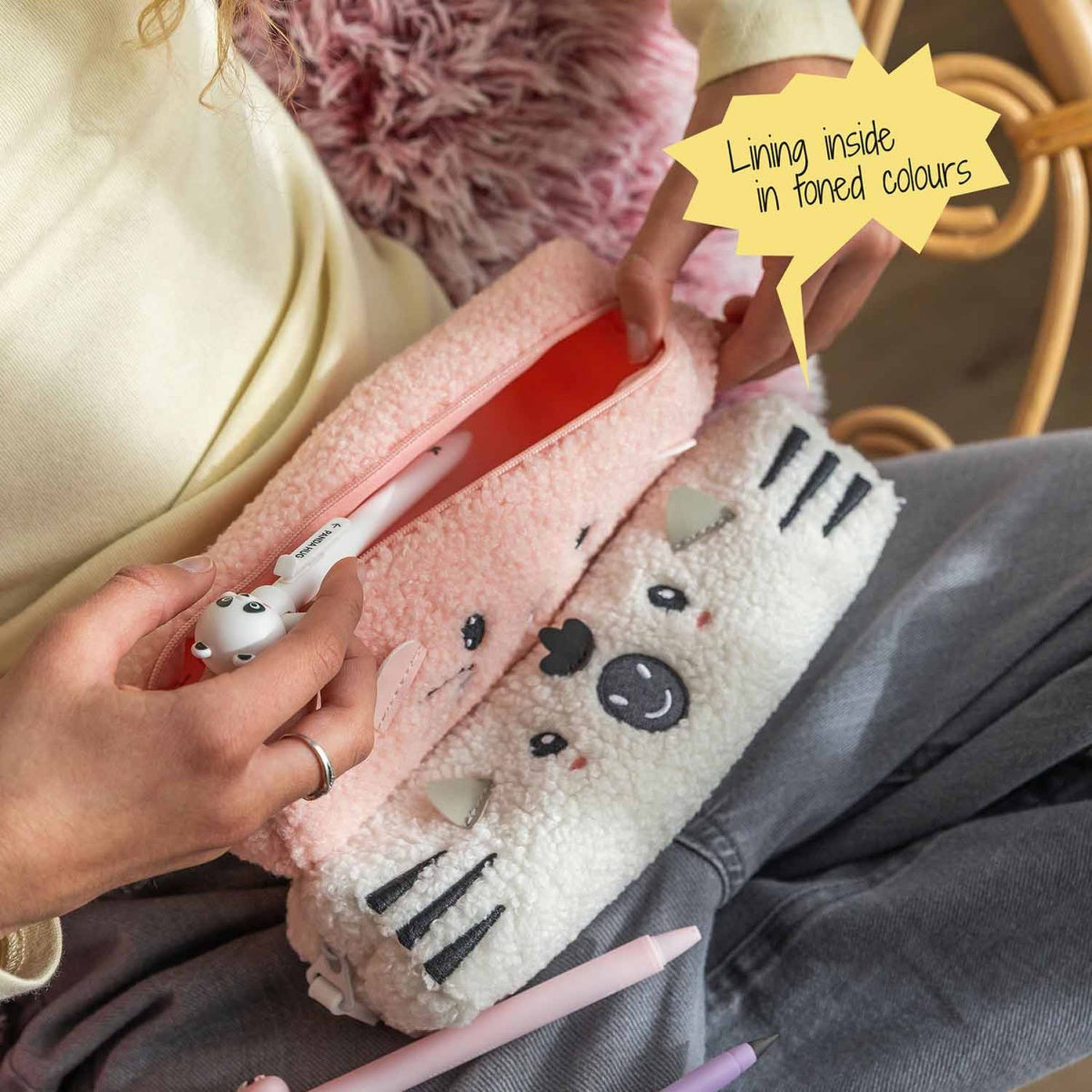 Estojo de Peluche BACK2FUN Fluffimals Zebra