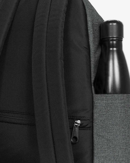 Mochila Eastpak Day Pak’r Black Denim e Preto